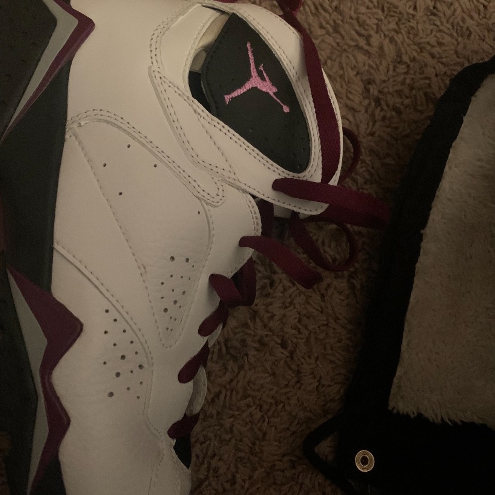 Fuchsia glow berry Jordan 7’s